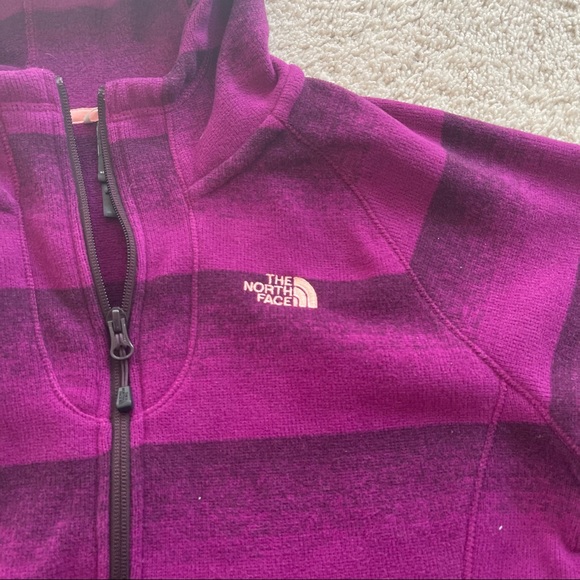 The North Face TNF Striped Ombre Purple Quarter Zip Hooded Fleece - Med - Picture 4 of 6